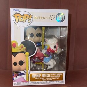 Minnie Mouse on carrousel funko pop